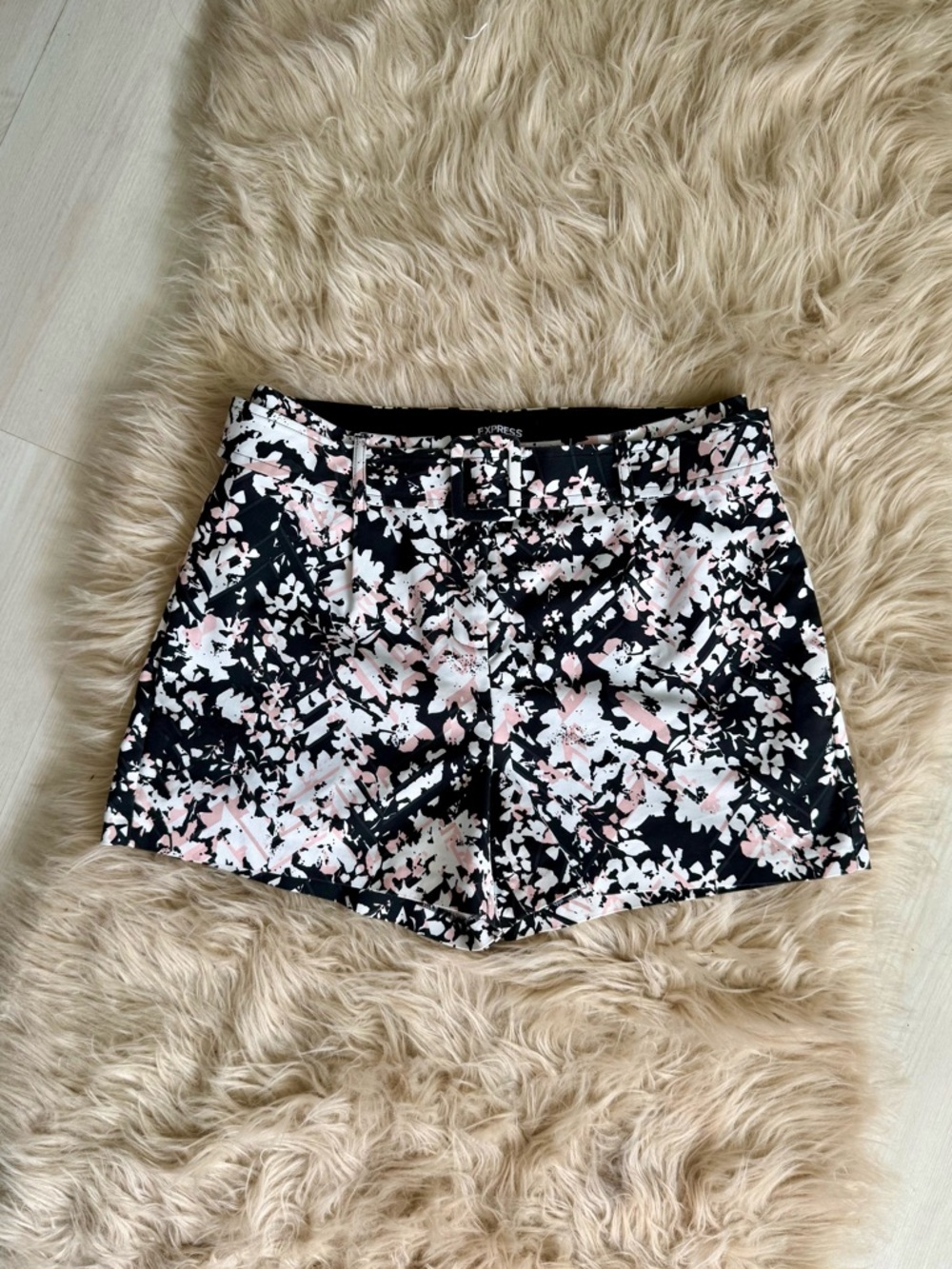 NWOT Express Shortie High Rise Belted Shorts